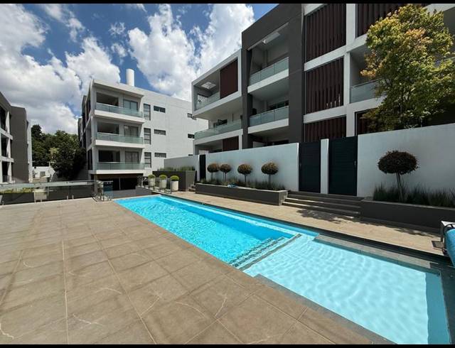 3 BEDROOM APARTMENT FOR SALE IN HYDE PARK